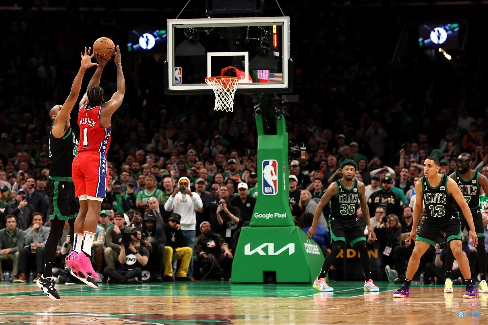 现代足球里 现代足球里